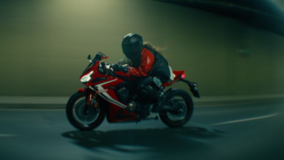 How to film a motorcycle?
